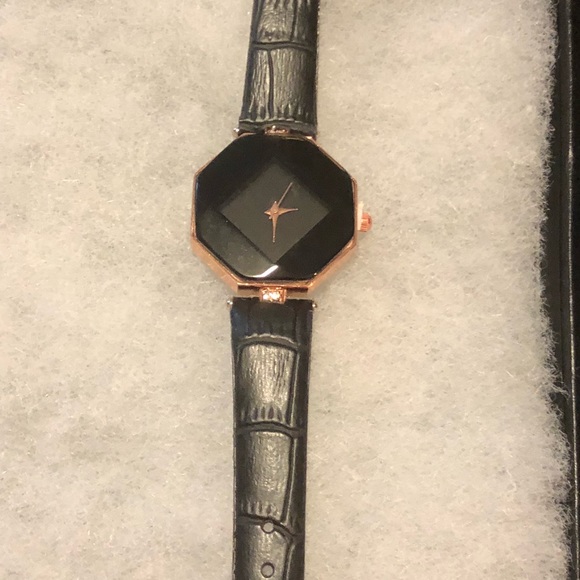 Watch - Picture 2 of 5